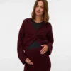 Gestrickter Pullover für Umstandsmode