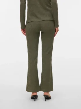 Hose mit normaler Passform und hoher Taille