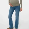 Jeans mit ausgestelltem Schnitt