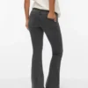 Jeans mit ausgestelltem Schnitt