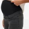 Jeans mit ausgestelltem Schnitt