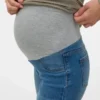 Jeans mit ausgestelltem Schnitt