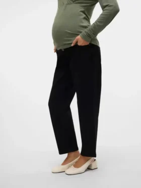 Jeans mit Regular-Fit und hoher Taille