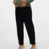Jeans mit Regular-Fit und hoher Taille