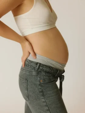 Jeans mit weitem Bein