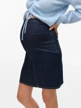Kurzer Short-Röck mit hoher Taille