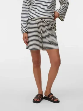 Shorts in Regular-Fit