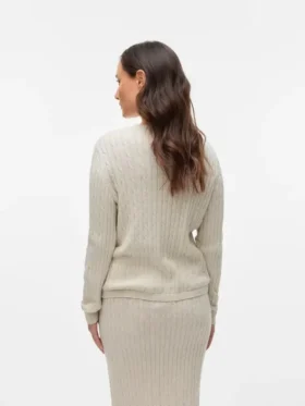 Strickwaren-Oberteil mit normaler Passform, Rundhalsausschnitt und gerippten Ärmelbündchen