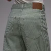 Topshop Jeans mit mittlerer Leibhöhe und lockerer Passform