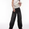Topshop Jeans mit niedriger Taille und lockerer Passform