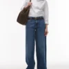 Topshop Jeans mit niedriger Taille und lockerer Passform