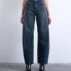 Tsbrit Jeans mit extrem tiefem Bund und normaler Passform