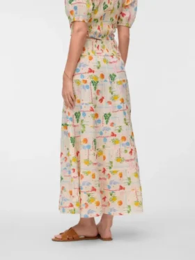 Vmelena Langrock mit hoher Taille