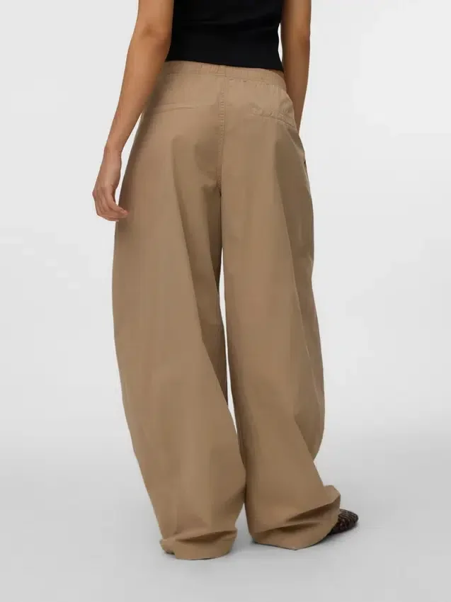 Vmjada-Hose mit mittlerer Taillenhöhe Vmjada-Hose mit mittlerer Taillenhöhe