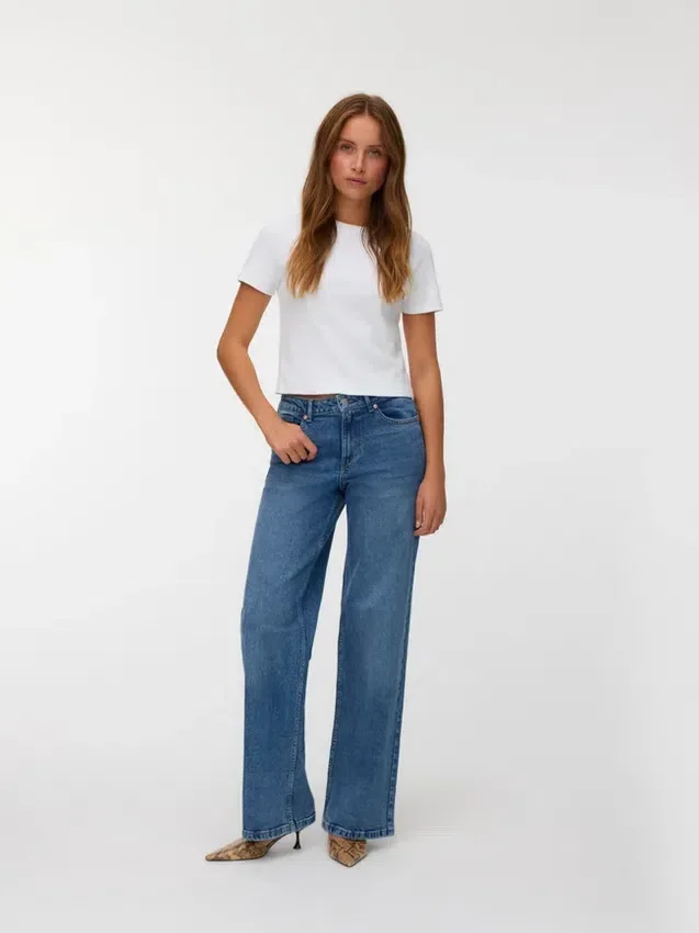 Vmmira Mid Rise Wide Fit – Cropped-Jeans Vmmira Mid Rise Wide Fit – Cropped-Jeans