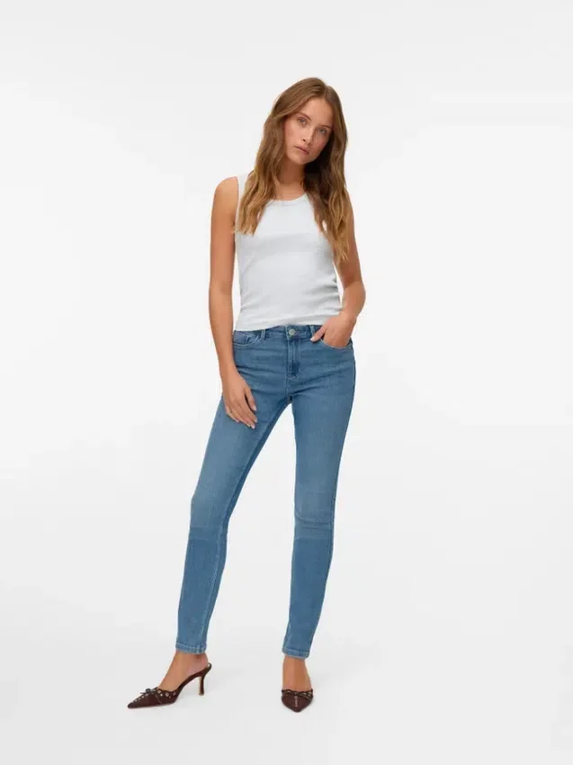 Vmpaige Mid Rise Skinny Fit Jeans Vmpaige Mid Rise Skinny Fit Jeans