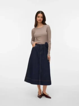 Vmruth Langrock mit hoher Taille